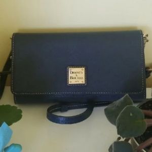 🦋Dooney & Bourke Saphiano Crossbody